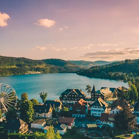 Seeblick Panorama * Titisee-Neustadt